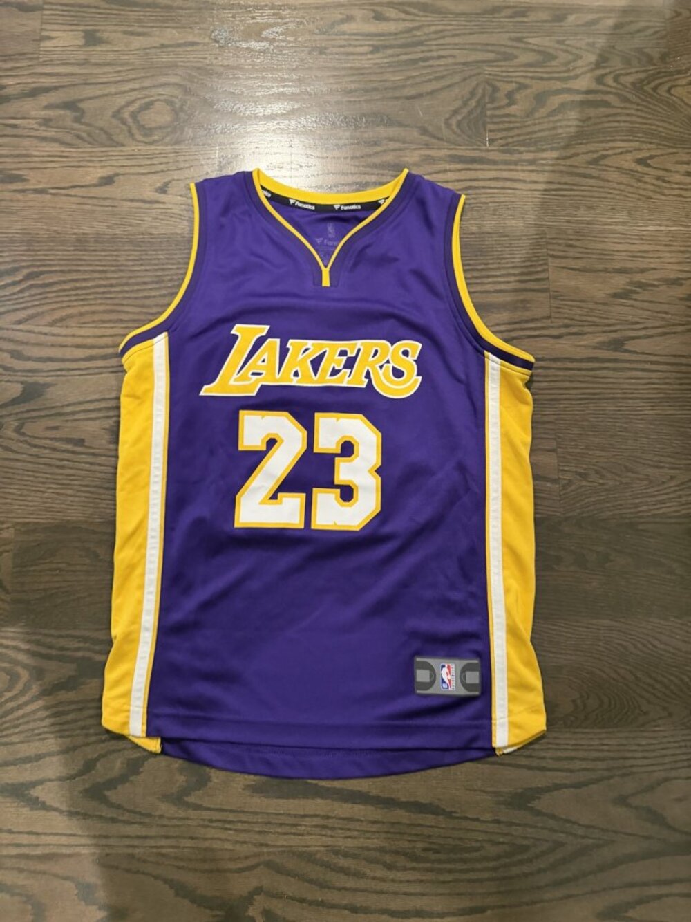 Los Angeles Lakers LeBron James #23 Fanatics Jersey Purple Youth M